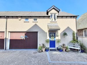 Photo 1- click for photo gallery